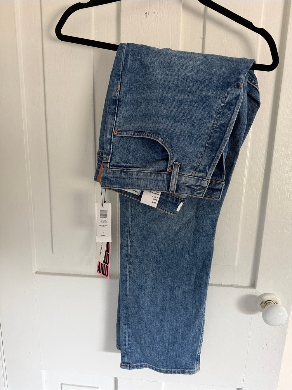 Aritzia Denim Forum Straight Leg Jeans in Medium Blue